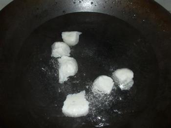 鱼丸冻豆腐汤的做法步骤2
