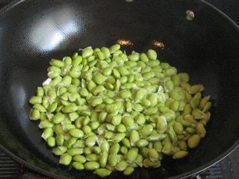 河蟹毛豆汤的做法步骤4