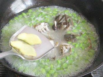 河蟹毛豆汤的做法图解7