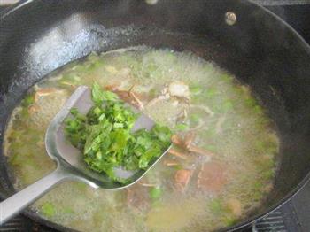 河蟹毛豆汤的做法步骤9