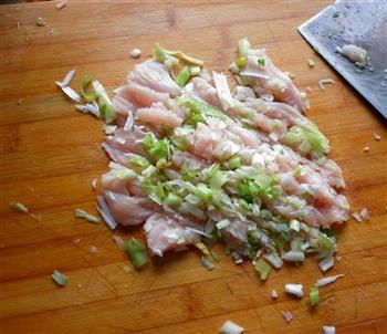 南瓜鸡肉香菇水饺的做法步骤2