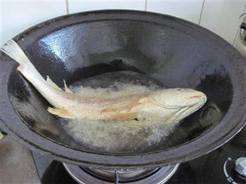 红烧大黄鱼的做法步骤5