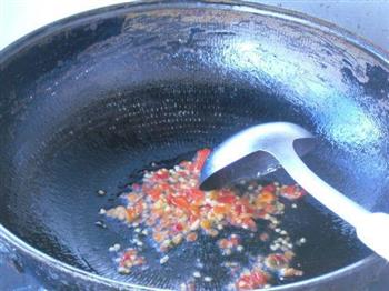 剁椒煸炒丝瓜丁的做法步骤3