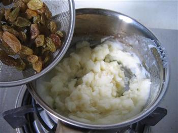 葡萄干土豆泥的做法步骤4