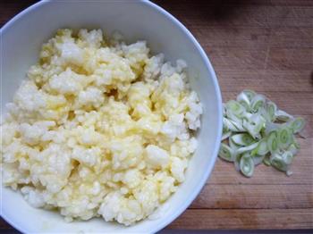腐乳蛋炒饭的做法步骤2