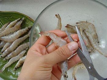 茶香盐焗虾的做法步骤1