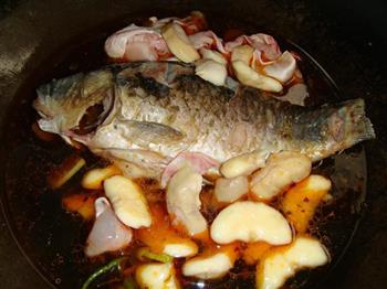 菱角米烧鲫鱼的做法步骤8