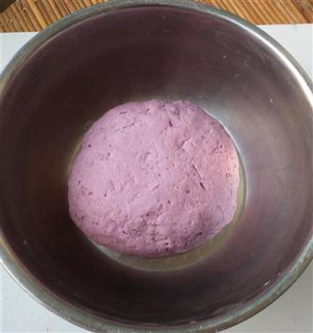 紫薯肉松麻花卷的做法步骤2