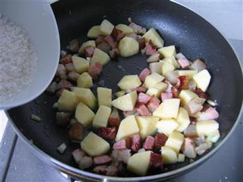 土豆腊肉饭的做法图解6