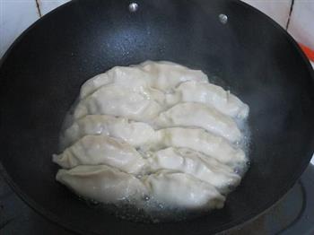 圆白菜鲜肉锅贴的做法步骤24