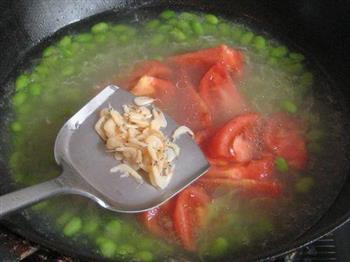 毛豆番茄蛋汤的做法步骤3