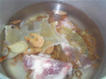 什锦海味猪骨汤的做法图解4