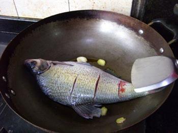 家常红烧鳊鱼的做法步骤6