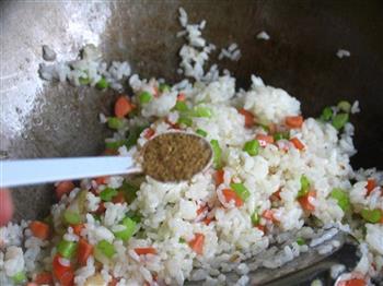 紫甘兰炒米饭的做法步骤7