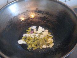 酸辣蕨菜的做法步骤2