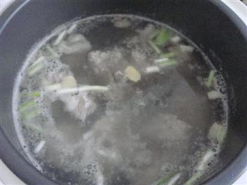 毛豆苦瓜排骨汤的做法图解5