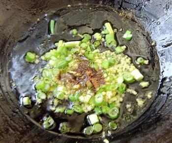 腐竹鲜蘑烧白菜的做法步骤3