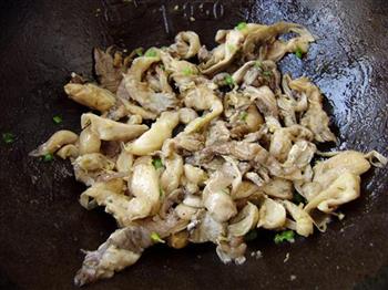 腐竹鲜蘑烧白菜的做法步骤4