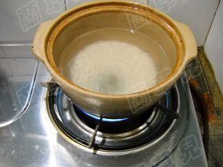 皮蛋豆腐粥的做法步骤3