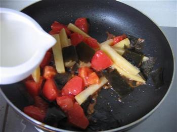 土豆番茄海带汤的做法图解4