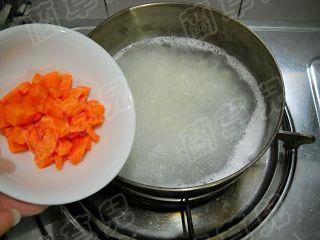 菊花胡萝卜粥的做法步骤4