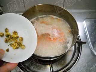 菊花胡萝卜粥的做法步骤5