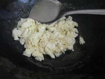 火腿肠鸡蛋炒饭的做法步骤4
