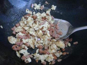 火腿肠鸡蛋炒饭的做法步骤5
