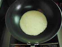 米饭鸡蛋饼的做法步骤5