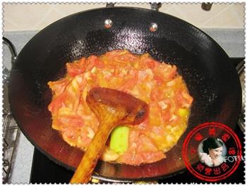 西红柿炖牛腩汤的做法图解1
