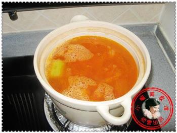 西红柿炖牛腩汤的做法步骤2
