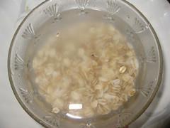 燕麦鸡蛋粥的做法步骤2