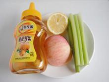 西芹苹果汁的做法步骤1