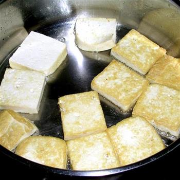 蚝油双菇豆腐的做法步骤5