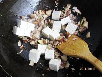 香菇肉末烧豆腐的做法步骤5