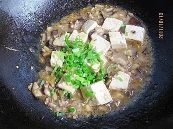 香菇肉末烧豆腐的做法步骤8