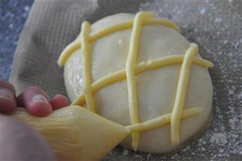 红豆沙奶酥面包的做法图解11
