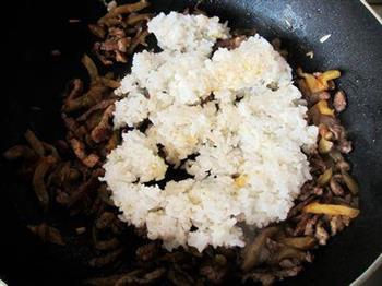 榨菜肉丝炒高粱米饭的做法图解8