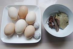 普洱卤蛋的做法步骤1