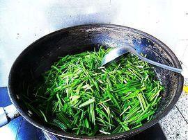 蚝油海米炒韭菜的做法步骤4