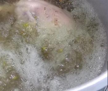 乳鸽绿豆汤的做法图解5