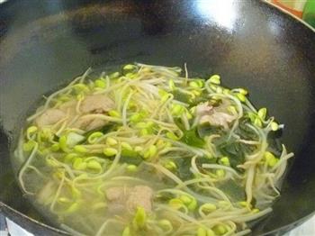 螺旋藻豆芽肉片汤的做法图解9
