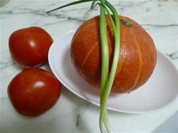 南瓜番茄汤的做法图解1