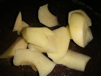 拔丝土豆的做法步骤2
