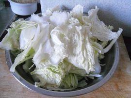 白菜炖冻豆腐的做法步骤2