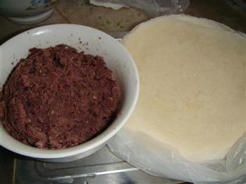 拔丝豆沙卷的做法步骤1