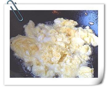 榨菜鸡蛋炸酱面的做法步骤2