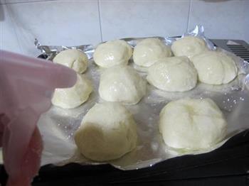椰蓉白糖小面包的做法步骤7