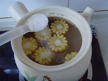 莲藕玉米排骨汤的做法图解4