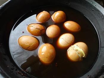 简易卤蛋的做法步骤5